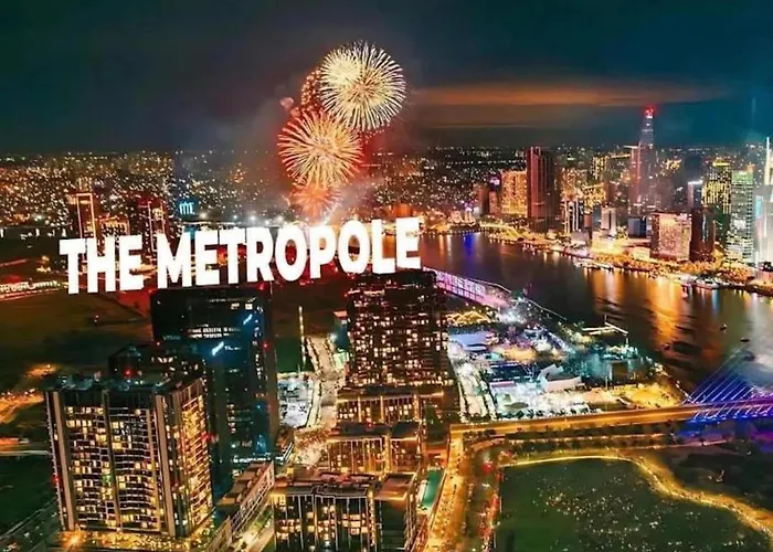 Metropole Hall River & City Views Right In Heart Of The City